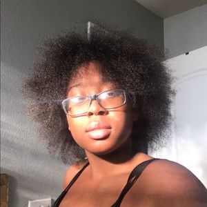 Meet your Posher, Victoria